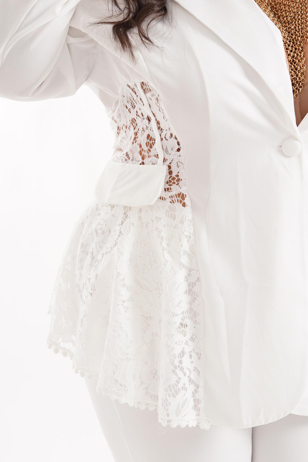 Tailleur Chic In Pizzo Bianco