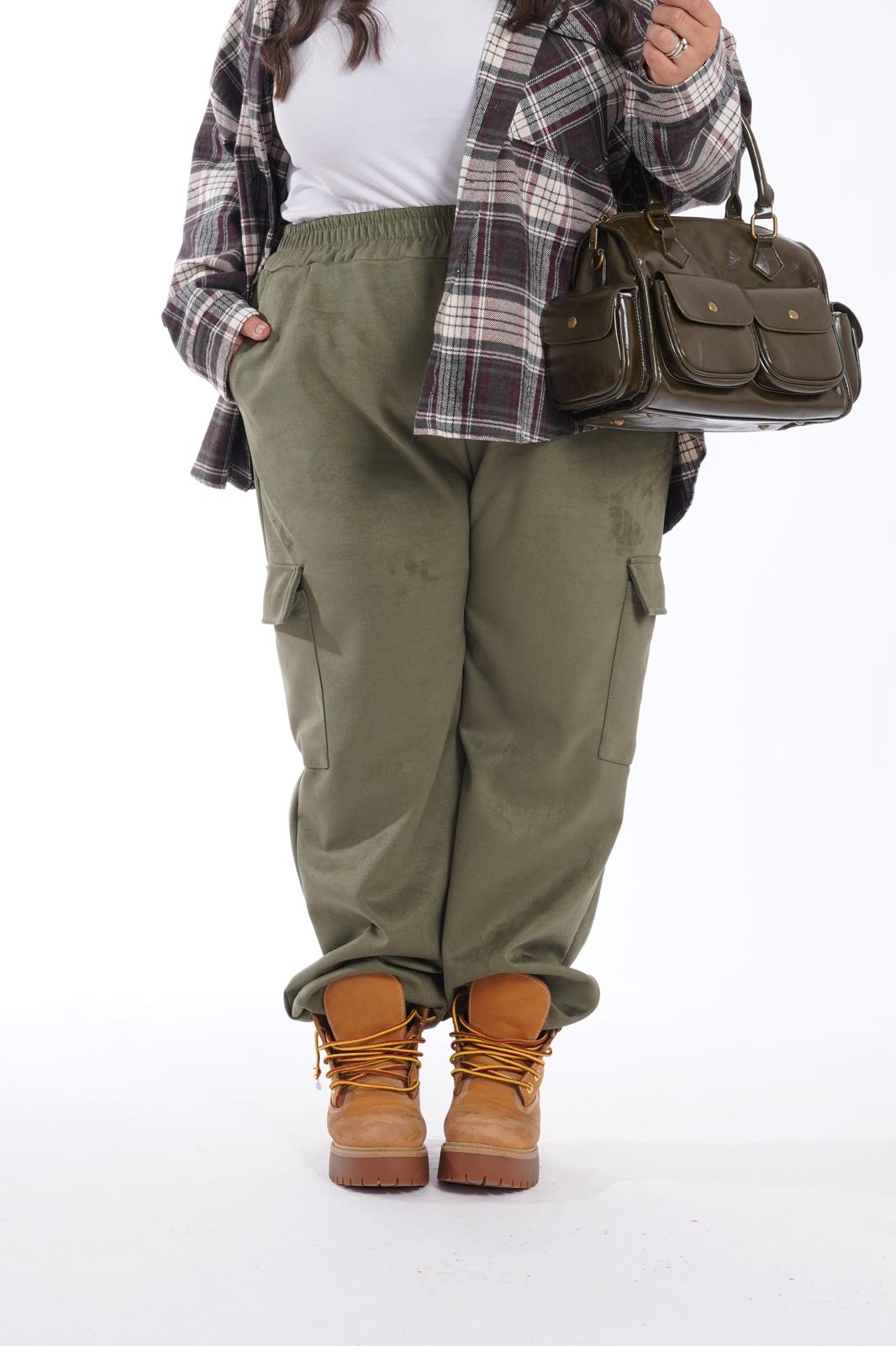 Cargo in camoscio verde