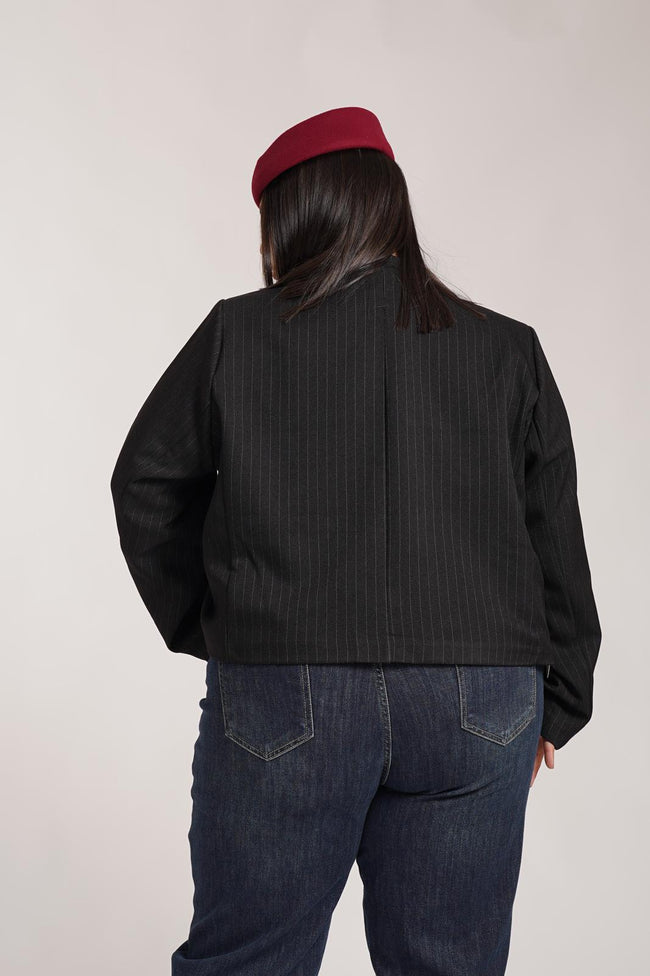 Giacca Crop Gessata Nera
